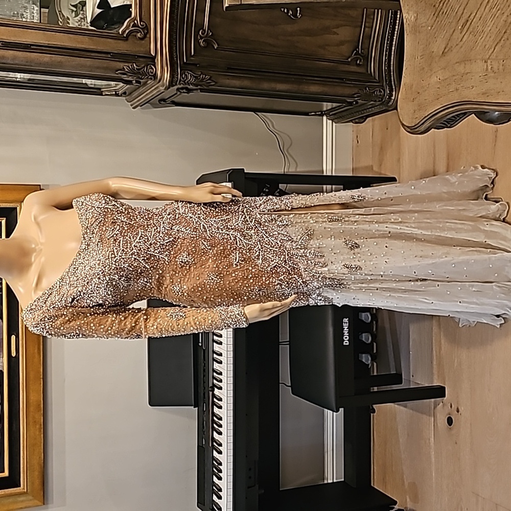 Mac Duggal beaded gown dress size 6
